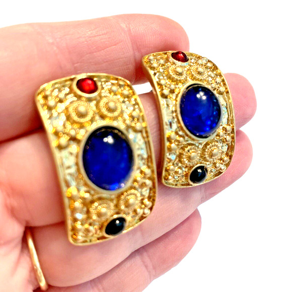 Vintage 1980’s Pierced Earrings Chunky Goldtone Faux Hoops Red Blue Cabechons - Picture 2 of 8